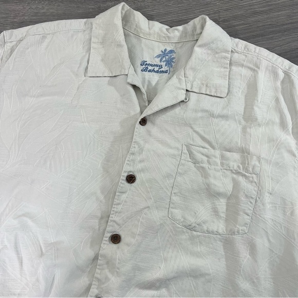 Tommy Bahama Mens Short Sleeve 100% Silk Button Front Shirt size Large - Picture 1 of 9